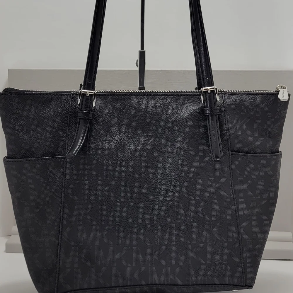 Michael Kors Black Tote Bag - Picture 5 of 16